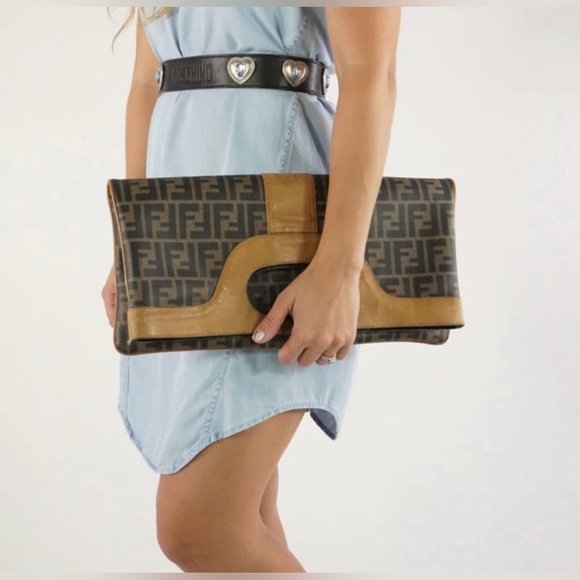 VINTAGE FENDI ZUCCA FOLD OVER BAG , CLUTCH LOGO LEATHER CANVAS - Picture 2 of 10
